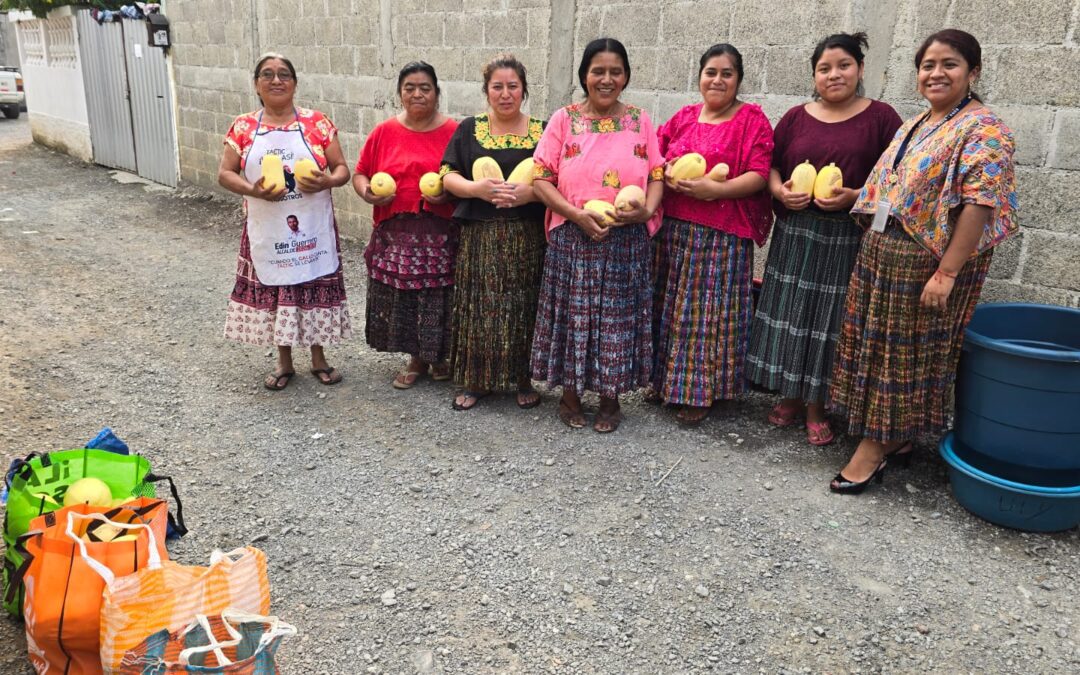 Entrega de alimentos en Tactic, Alta Verapaz